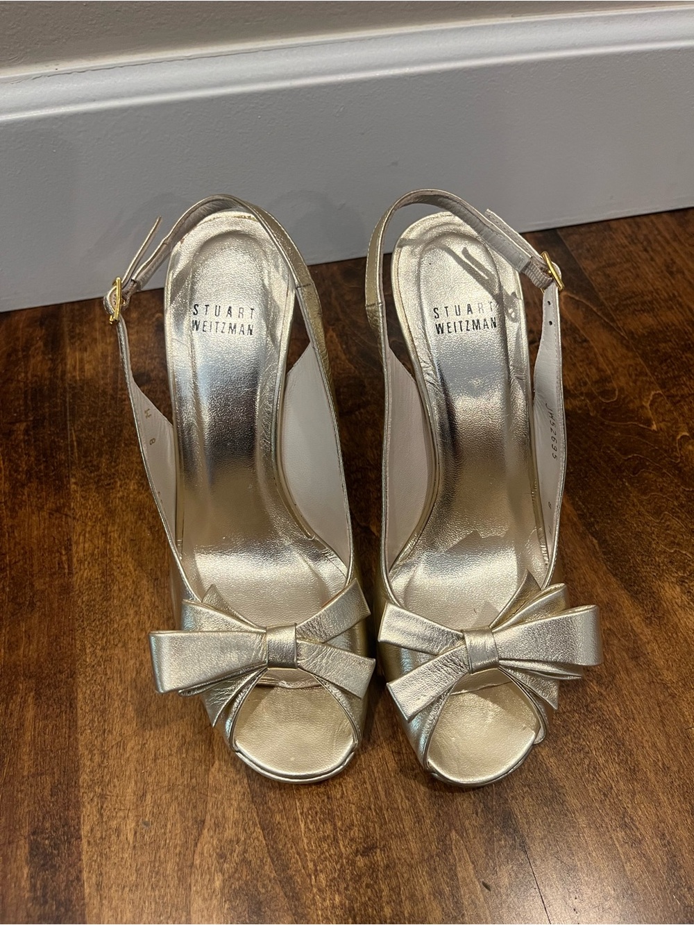 Stuart Weitzman Gold Platform Heel with Bow, Size 8